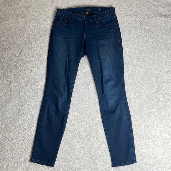 Ann Taylor Curvy Comfy Dark Wash Denim stretch Size 4 - Picture 2 of 8